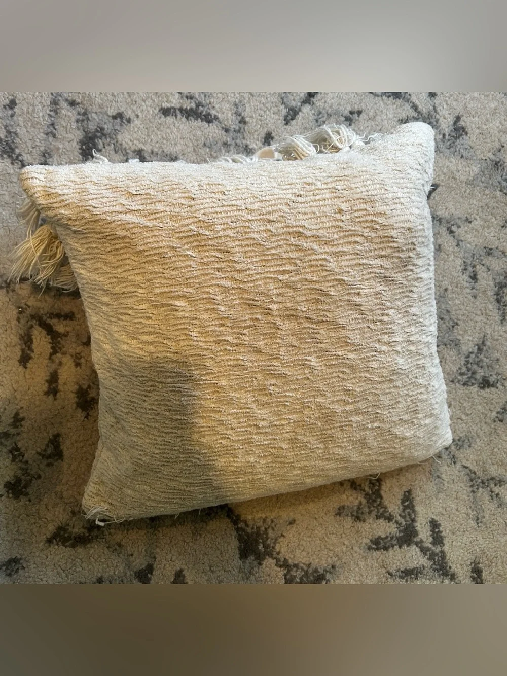 Anthropologie All Roads 18x18 Textured Throw Pillow. 🌺With 🌺flaws🌺